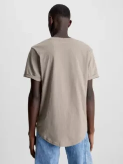 Calvin Klein T-shirt En Coton Bio Avec Insigne 8 Calvin Klein T-shirt En Coton Bio Avec Insigne -Calvin Klein Soldes J30J315319 PBU alternate1