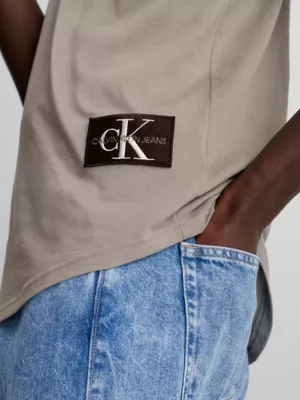 Calvin Klein T-shirt En Coton Bio Avec Insigne 5 Calvin Klein T-shirt En Coton Bio Avec Insigne – Image 3