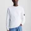 Calvin Klein T-shirt Slim à Manches Longues Avec Insigne -Calvin Klein Soldes J30J316610 YAF main