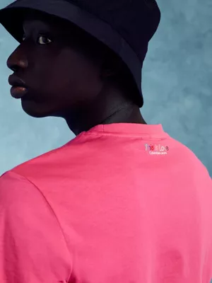 Calvin Klein T-shirt Slim Avec Monogramme - Pride 6 Calvin Klein T-shirt Slim Avec Monogramme - Pride – Image 4