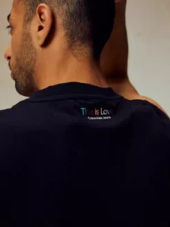 Calvin Klein Débardeur Court - Pride -Calvin Klein Soldes J30J321492 BEH alternate3