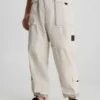 Calvin Klein Pantalon Cargo 2 En 1 à Jambes Larges -Calvin Klein Soldes J30J323144 ACI main