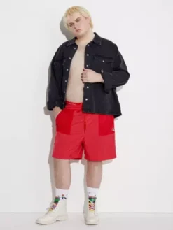 Calvin Klein Short Relaxed En Nylon - Pride -Calvin Klein Soldes J30J323713 XAJ alternate4