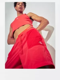 Calvin Klein Short Relaxed En Nylon - Pride -Calvin Klein Soldes J30J323713 XAJ alternate5