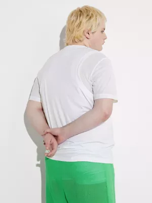 Calvin Klein T-shirt Relaxed Avec Superpositions - Pride 5 Calvin Klein T-shirt Relaxed Avec Superpositions - Pride – Image 3