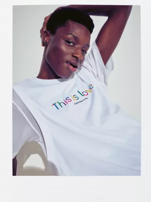 Calvin Klein T-shirt Relaxed Avec Superpositions - Pride 8 Calvin Klein T-shirt Relaxed Avec Superpositions - Pride – Image 6