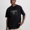 Calvin Klein T-shirt Relaxed Avec écusson Avec Logo -Calvin Klein Soldes J30J324230 BEH main