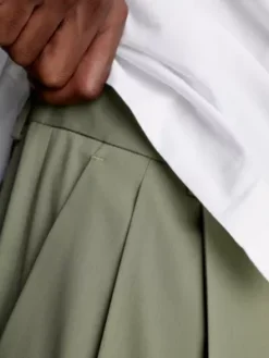 Calvin Klein Short Cargo Relaxed Plissé En Gabardine -Calvin Klein Soldes K10K111098 MSS alternate2