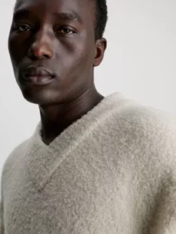 Calvin Klein Pull Bouclé à Col En V -Calvin Klein Soldes K10K111968 PB5 alternate2