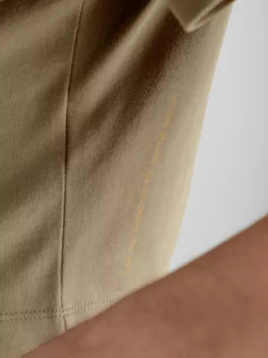 Calvin Klein T-shirt Court Unisexe Imprimé - CK Standards 7 Calvin Klein T-shirt Court Unisexe Imprimé - CK Standards – Image 5